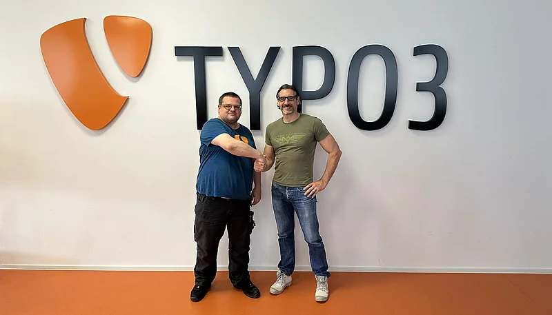 Boris Hinzer welcomes Stefan Bürk to the web-vision team on the occasion of the TYPO3 Community Sprint. Boris Hinzer welcomes Stefan Bürk to the web-vision team on the occasion of the TYPO3 Community Sprint.